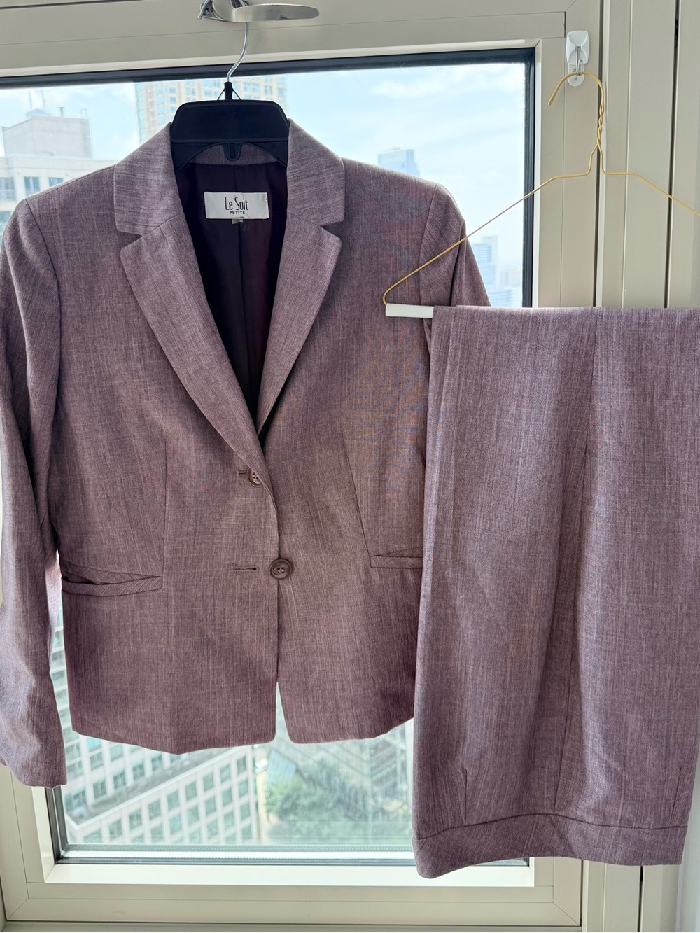 WORN ONCE Le Suit Women's Suit (Blazer & Pants) in Heathered Burgundy - 10P